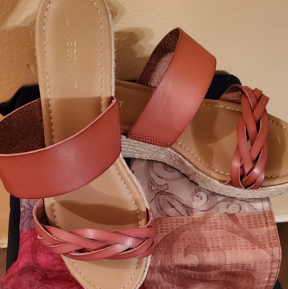 Lane Bryant Platform Slide - Picture 6 of 6